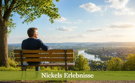 Nickel sitzt auf einer Parkbank und blickt über die Stadt. Text: Nickels Erlebnisse