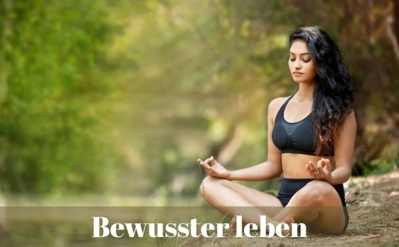 Frau in Yoga-Haltung