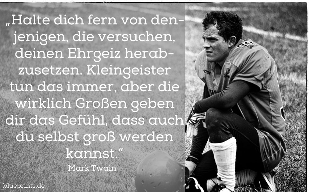 Footballspieler denkt nach